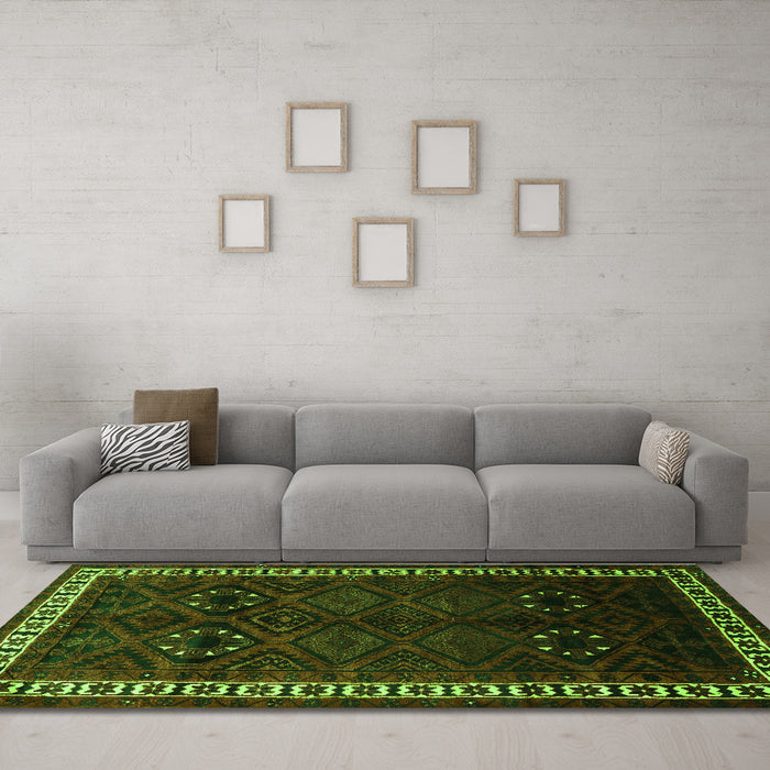 Machine Washable Persian Green Traditional Area Rugs in a Living Room,, wshtr1404grn