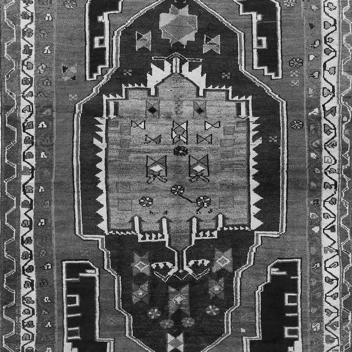 Serging Thickness of Machine Washable Persian Gray Traditional Rug, wshtr1405gry