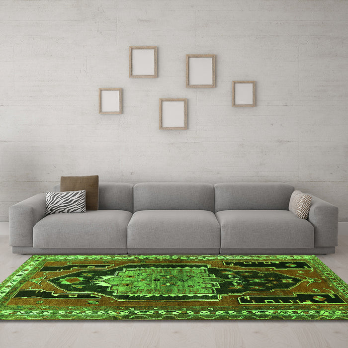 Machine Washable Persian Green Traditional Area Rugs in a Living Room,, wshtr1405grn
