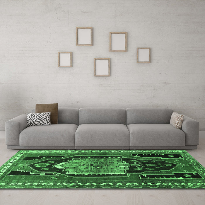 Machine Washable Persian Emerald Green Traditional Area Rugs in a Living Room,, wshtr1405emgrn