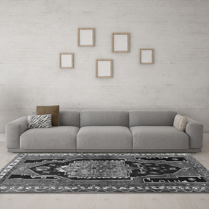 Machine Washable Persian Gray Traditional Rug in a Living Room,, wshtr1405gry