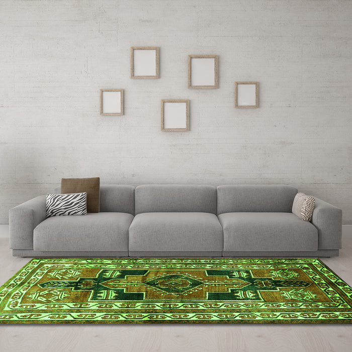 Machine Washable Persian Green Traditional Area Rugs in a Living Room,, wshtr1408grn