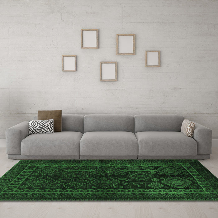 Machine Washable Persian Emerald Green Traditional Area Rugs in a Living Room,, wshtr1409emgrn