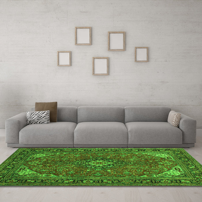 Machine Washable Medallion Green Traditional Area Rugs in a Living Room,, wshtr140grn