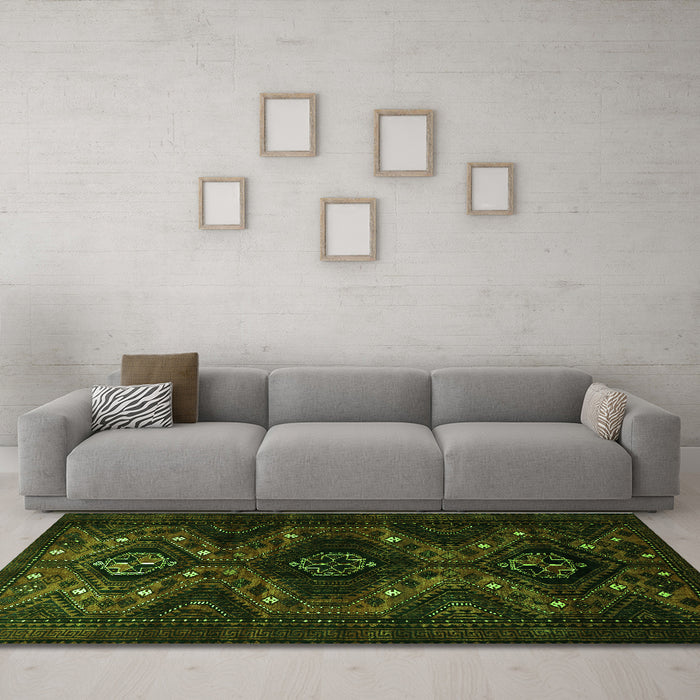 Machine Washable Persian Green Traditional Area Rugs in a Living Room,, wshtr1411grn
