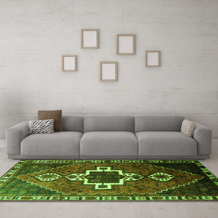 Machine Washable Persian Green Traditional Area Rugs in a Living Room,, wshtr1412grn