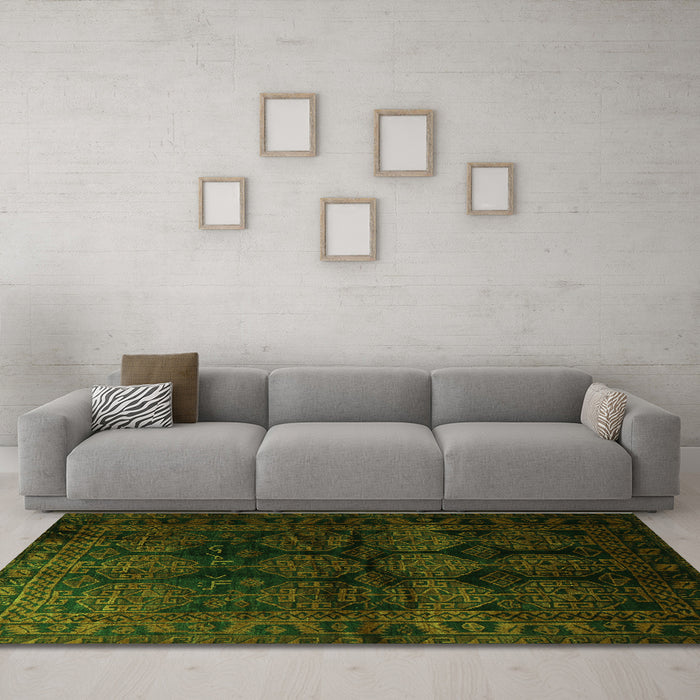 Machine Washable Persian Green Traditional Area Rugs in a Living Room,, wshtr1414grn