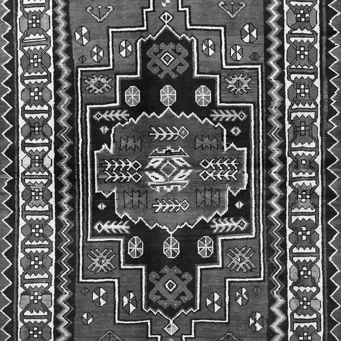 Serging Thickness of Machine Washable Persian Gray Traditional Rug, wshtr1415gry