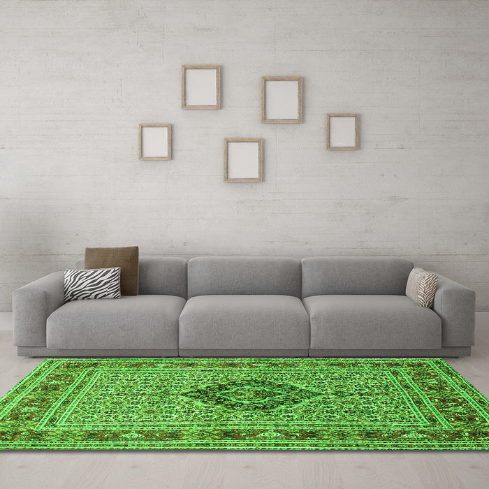 Machine Washable Medallion Green Traditional Area Rugs in a Living Room,, wshtr1418grn