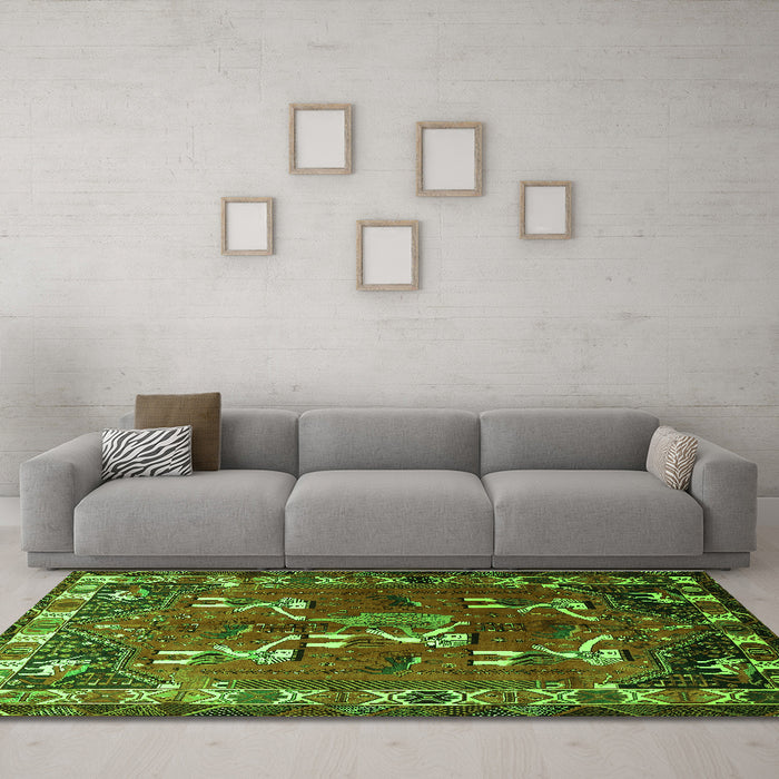 Machine Washable Persian Green Traditional Area Rugs in a Living Room,, wshtr1419grn