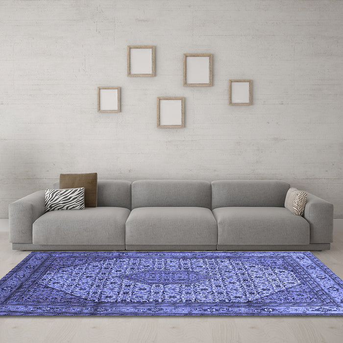 Machine Washable Medallion Blue Traditional Rug in a Living Room, wshtr141blu