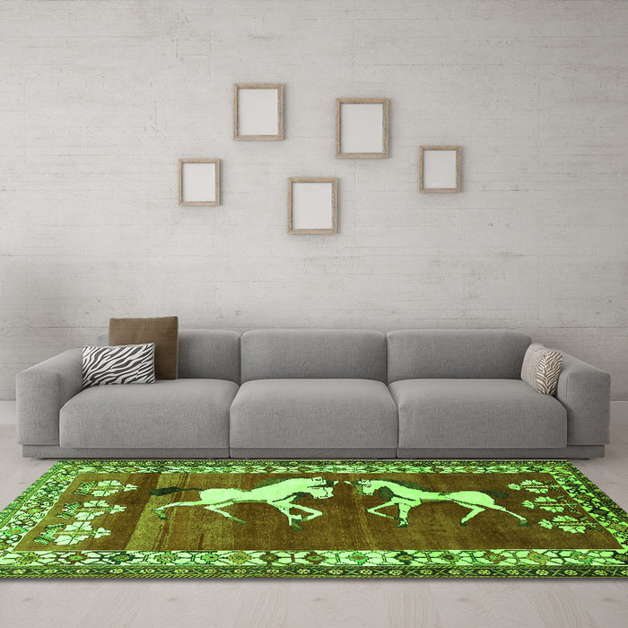 Machine Washable Persian Green Traditional Area Rugs in a Living Room,, wshtr1420grn
