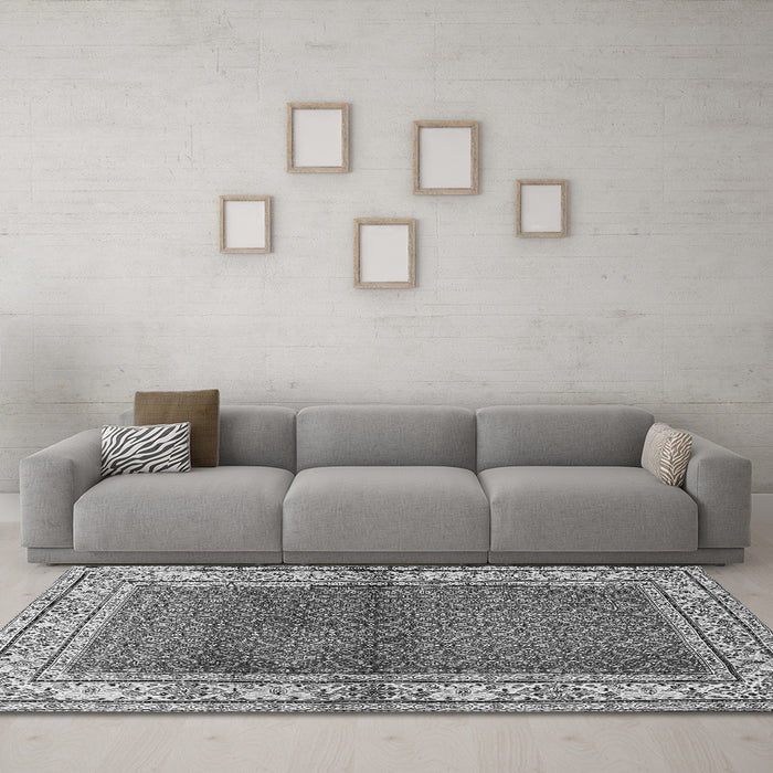 Machine Washable Persian Gray Traditional Rug in a Living Room,, wshtr1422gry