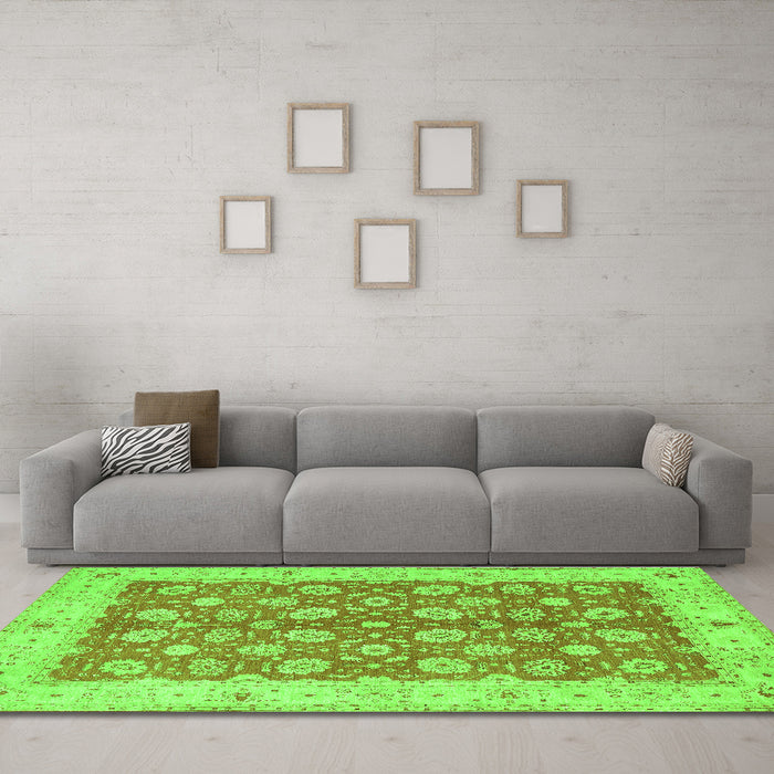 Machine Washable Oriental Green Traditional Area Rugs in a Living Room,, wshtr1423grn