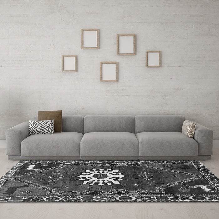 Machine Washable Persian Gray Traditional Rug in a Living Room,, wshtr1424gry