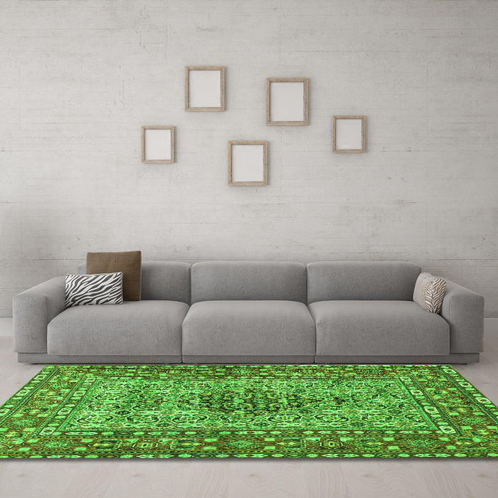 Machine Washable Persian Green Traditional Area Rugs in a Living Room,, wshtr1426grn