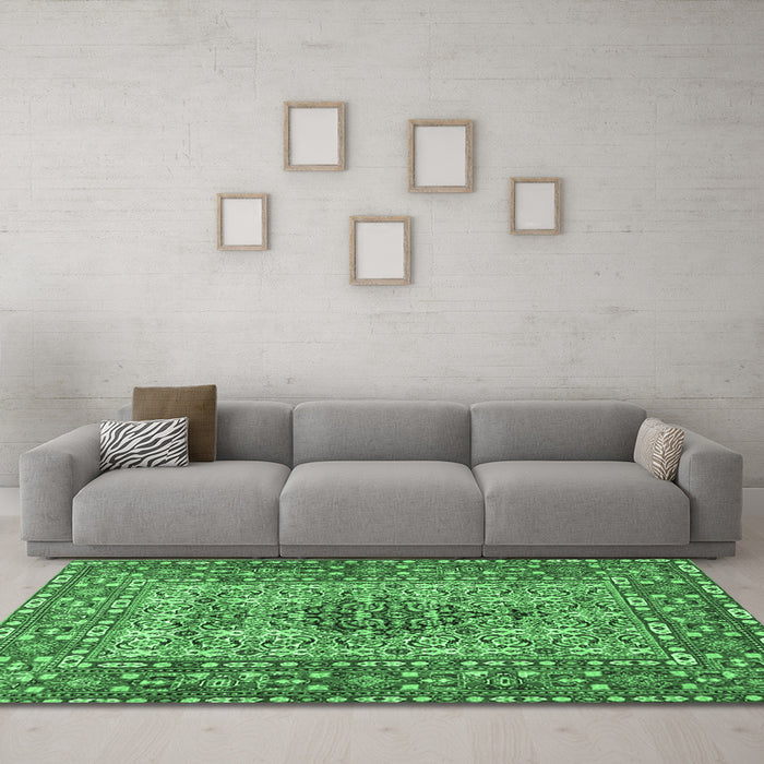 Machine Washable Persian Emerald Green Traditional Area Rugs in a Living Room,, wshtr1426emgrn