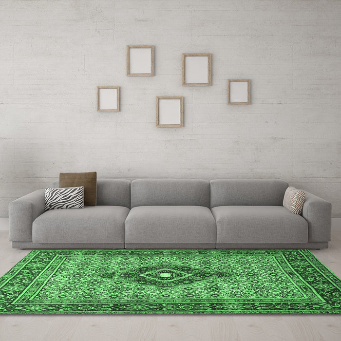 Machine Washable Medallion Emerald Green Traditional Area Rugs in a Living Room,, wshtr1427emgrn