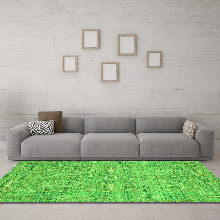 Machine Washable Persian Green Traditional Area Rugs in a Living Room,, wshtr142grn