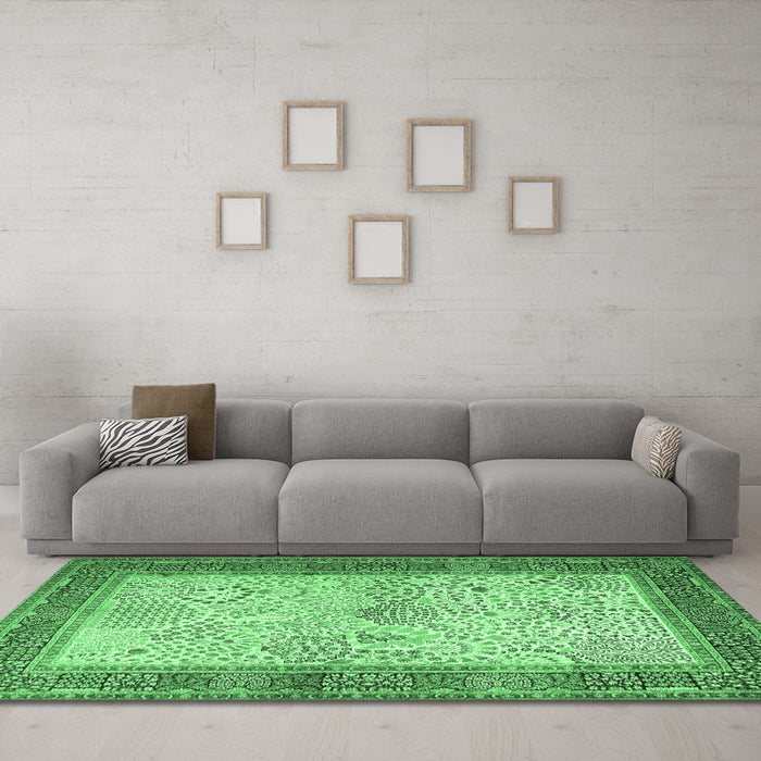 Machine Washable Persian Emerald Green Traditional Area Rugs in a Living Room,, wshtr1430emgrn