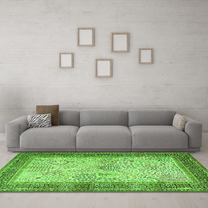 Machine Washable Persian Green Traditional Area Rugs in a Living Room,, wshtr1430grn