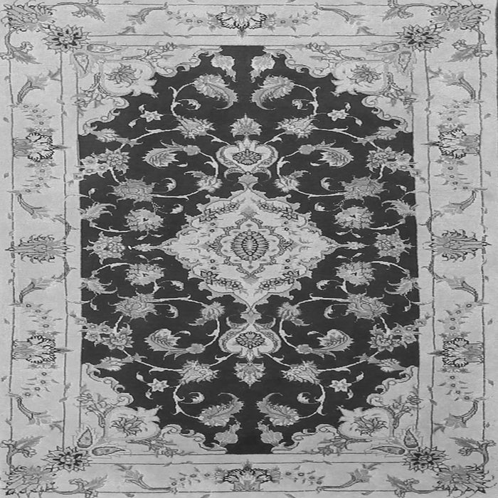 Serging Thickness of Medallion Gray Traditional Rug, tr1432gry