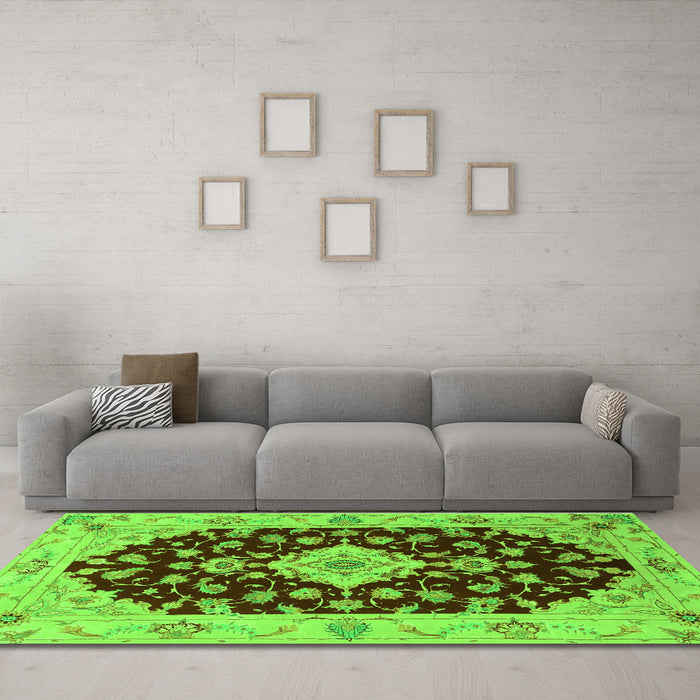 Machine Washable Medallion Green Traditional Area Rugs in a Living Room,, wshtr1432grn