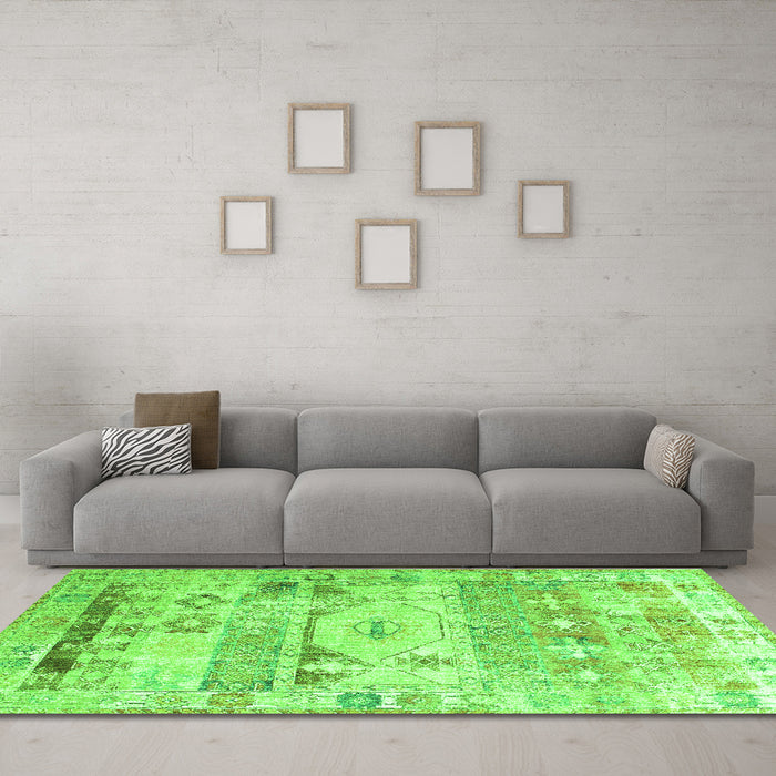Machine Washable Persian Green Traditional Area Rugs in a Living Room,, wshtr1434grn