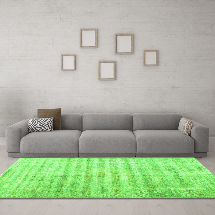 Machine Washable Persian Green Traditional Area Rugs in a Living Room,, wshtr1436grn