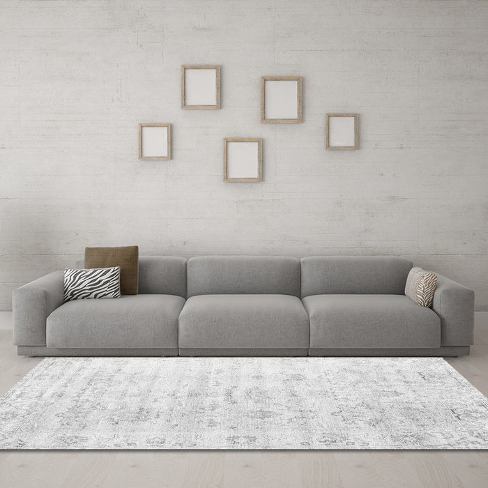 Machine Washable Persian Gray Traditional Rug in a Living Room,, wshtr1437gry