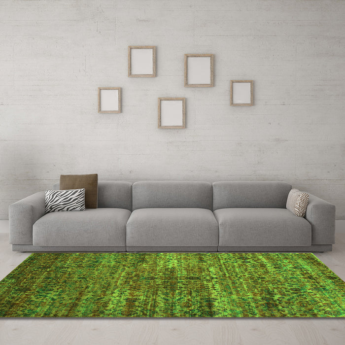 Machine Washable Persian Green Traditional Area Rugs in a Living Room,, wshtr1438grn