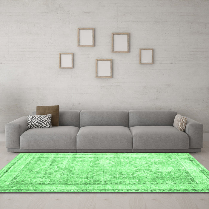 Machine Washable Oriental Emerald Green Traditional Area Rugs in a Living Room,, wshtr1439emgrn