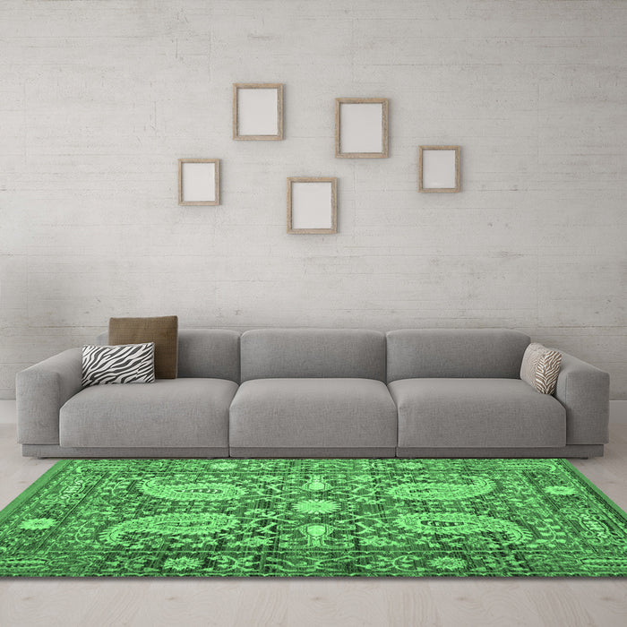 Machine Washable Persian Emerald Green Traditional Area Rugs in a Living Room,, wshtr143emgrn