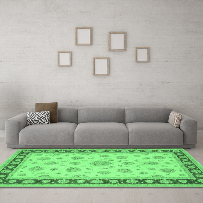 Machine Washable Oriental Emerald Green Traditional Area Rugs in a Living Room,, wshtr1442emgrn