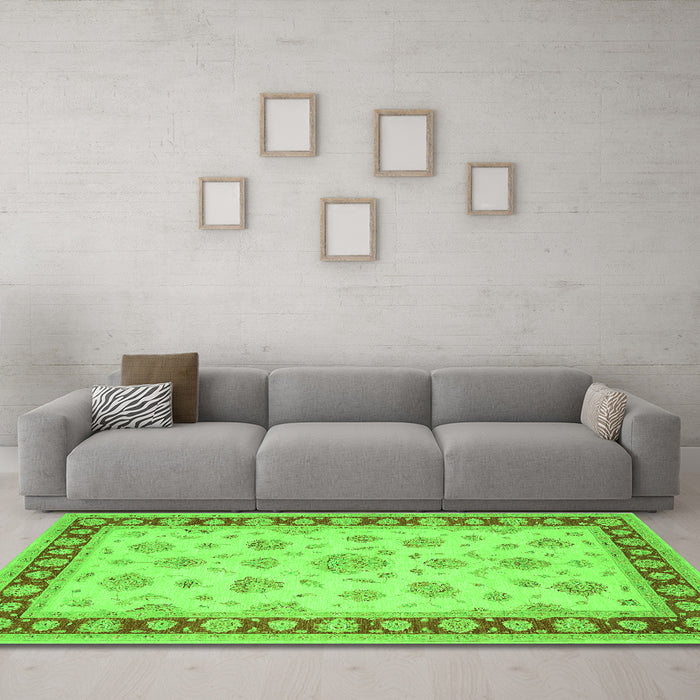 Machine Washable Oriental Green Traditional Area Rugs in a Living Room,, wshtr1442grn