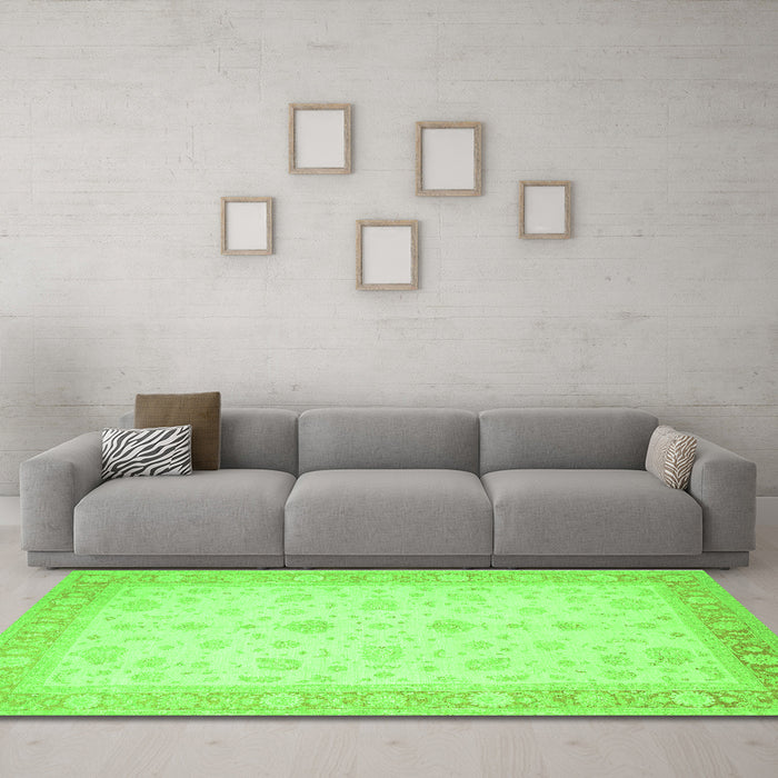 Machine Washable Persian Green Traditional Area Rugs in a Living Room,, wshtr1443grn