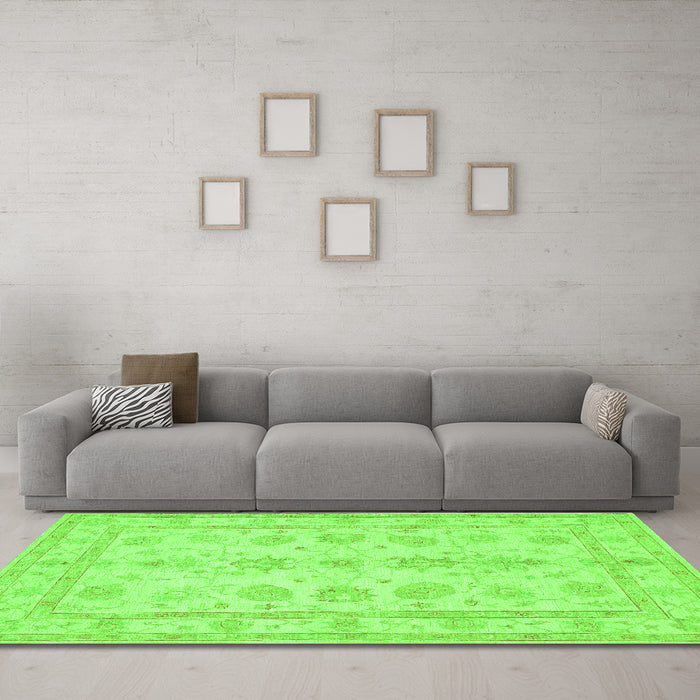 Machine Washable Oriental Green Traditional Area Rugs in a Living Room,, wshtr1445grn