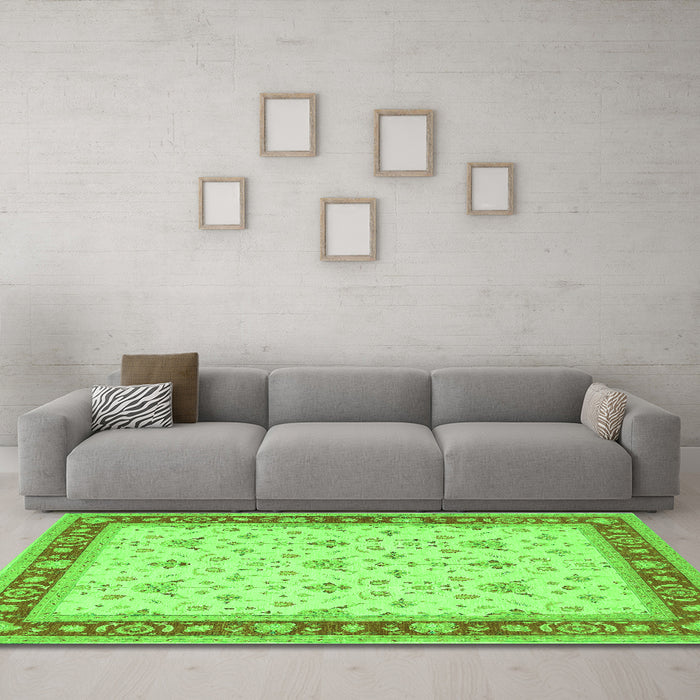 Machine Washable Persian Green Traditional Area Rugs in a Living Room,, wshtr1446grn