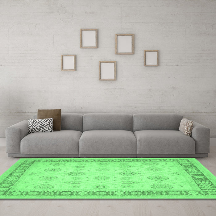 Machine Washable Oriental Emerald Green Traditional Area Rugs in a Living Room,, wshtr1449emgrn
