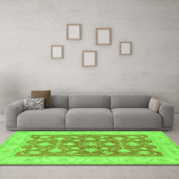 Machine Washable Oriental Green Traditional Area Rugs in a Living Room,, wshtr1452grn