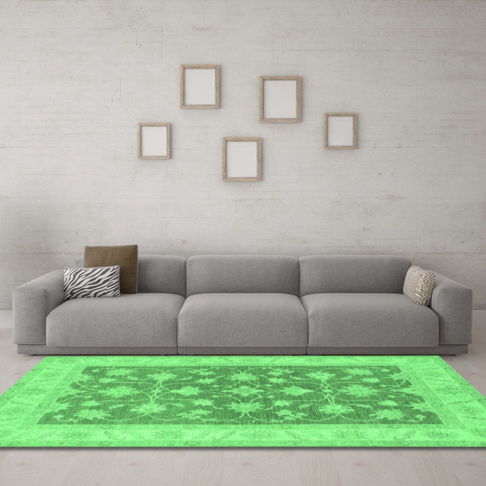Machine Washable Oriental Emerald Green Traditional Area Rugs in a Living Room,, wshtr1452emgrn
