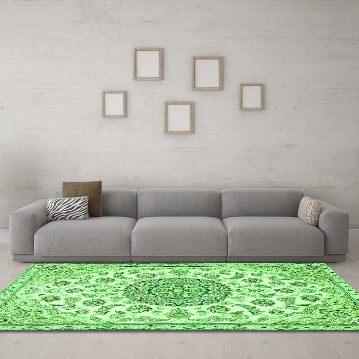 Machine Washable Medallion Green Traditional Area Rugs in a Living Room,, wshtr1455grn