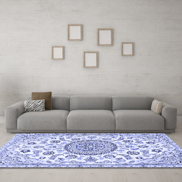 Machine Washable Medallion Blue Traditional Rug in a Living Room, wshtr1456blu