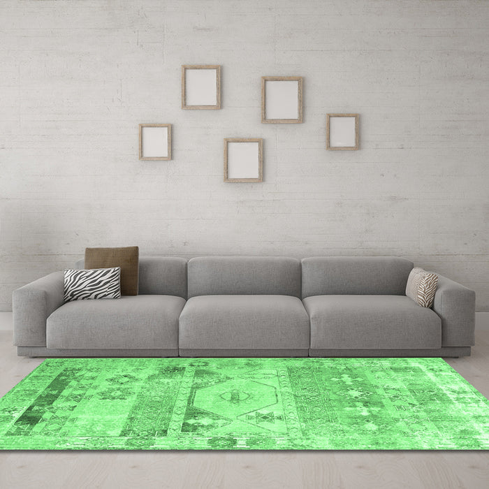 Machine Washable Persian Emerald Green Traditional Area Rugs in a Living Room,, wshtr1457emgrn
