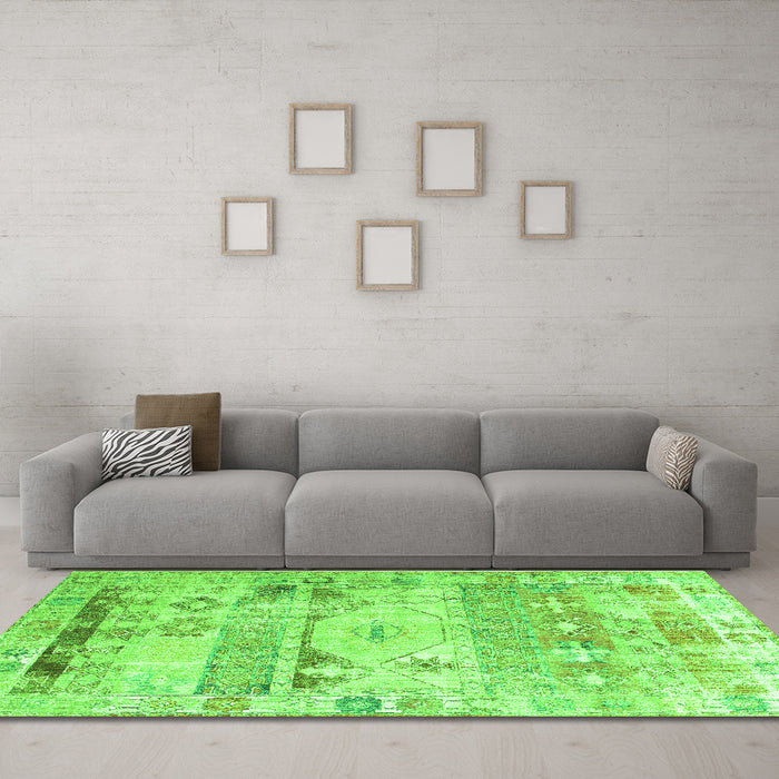 Machine Washable Persian Green Traditional Area Rugs in a Living Room,, wshtr1457grn