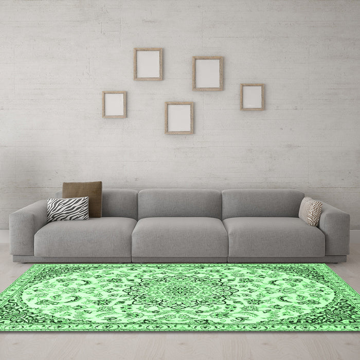 Machine Washable Persian Emerald Green Traditional Area Rugs in a Living Room,, wshtr1459emgrn
