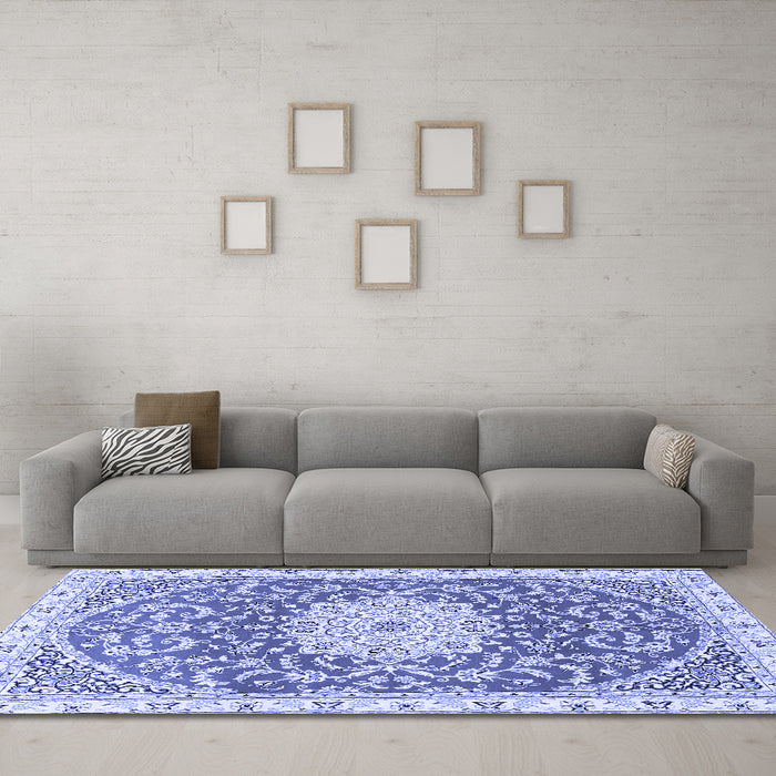 Machine Washable Medallion Blue Traditional Rug in a Living Room, wshtr1463blu