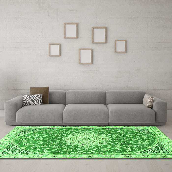 Machine Washable Medallion Green Traditional Area Rugs in a Living Room,, wshtr1463grn