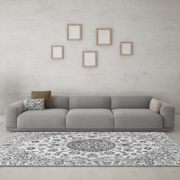 Machine Washable Medallion Gray Traditional Rug in a Living Room,, wshtr1465gry