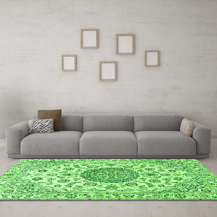 Machine Washable Medallion Green Traditional Area Rugs in a Living Room,, wshtr1465grn